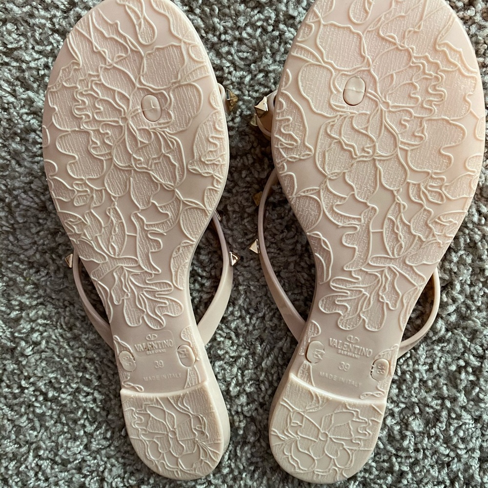 Blush pink Valentino Garavani Jelly Sandals